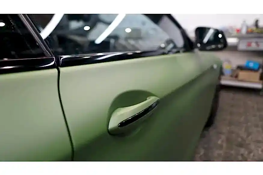 Антихром на авто в детейлинг центр SA CarLounge в Москве