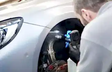Подробнее на странице: Удаление битумных пятен с автомобиля