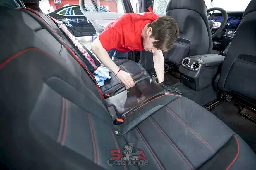 Керамика кожи салона автомобиля в детейлинг центре SA CarLounge в Москве