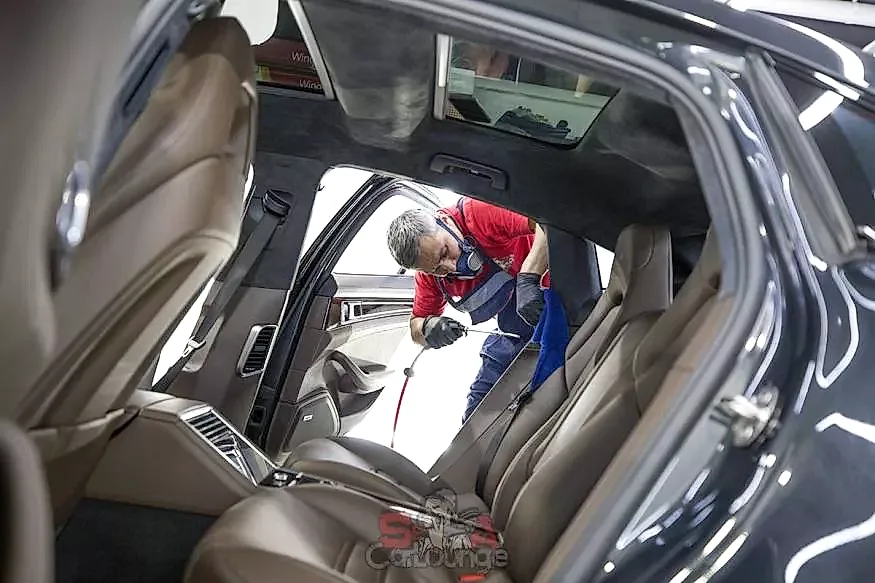 Химическая чистка кожаного салона автомобиля | Цены на профессиональную химчистку кожи для авто в Москве