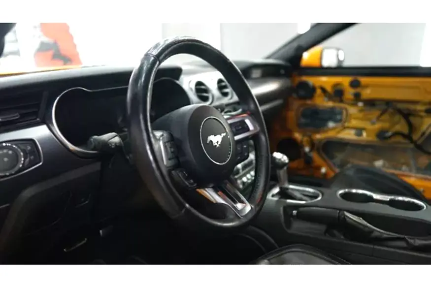 Покраска пластика автомобиля в детейлинг центре SA CarLounge в Москве