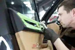 Полировка пластика салона автомобиля от царапин