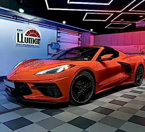 Оклейка порогов автомобиля защитной плёнкой