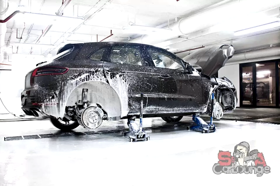Комплекс работ для Porsche Macan. Полировка, керамика, химчистка, мотор и подвеска.