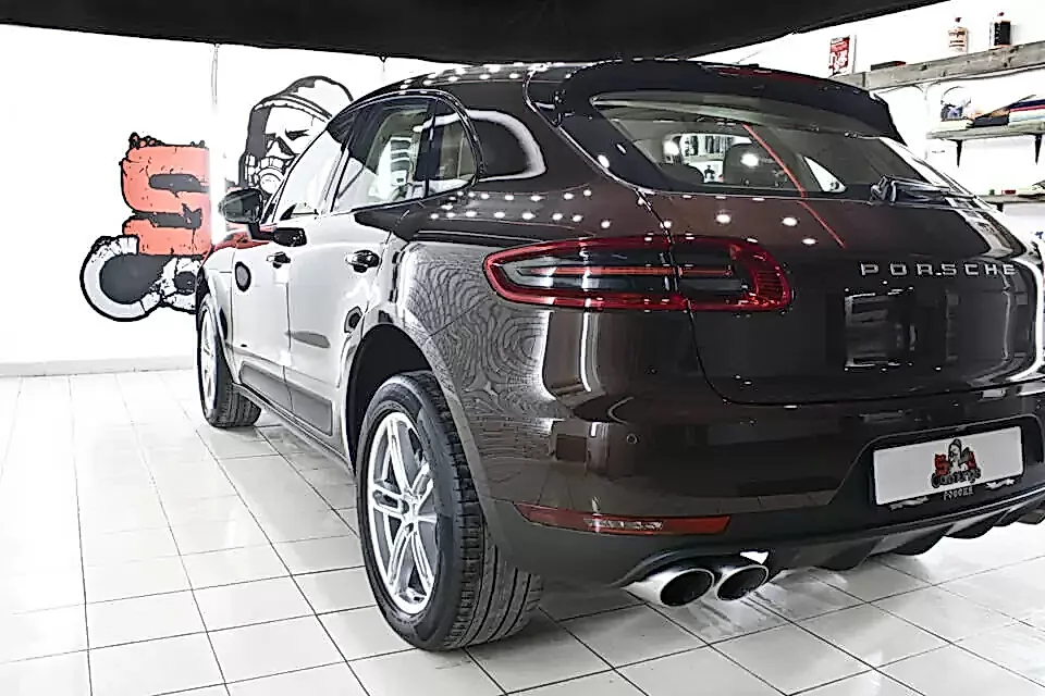 Комплекс работ для Porsche Macan. Полировка, керамика, химчистка, мотор и подвеска.