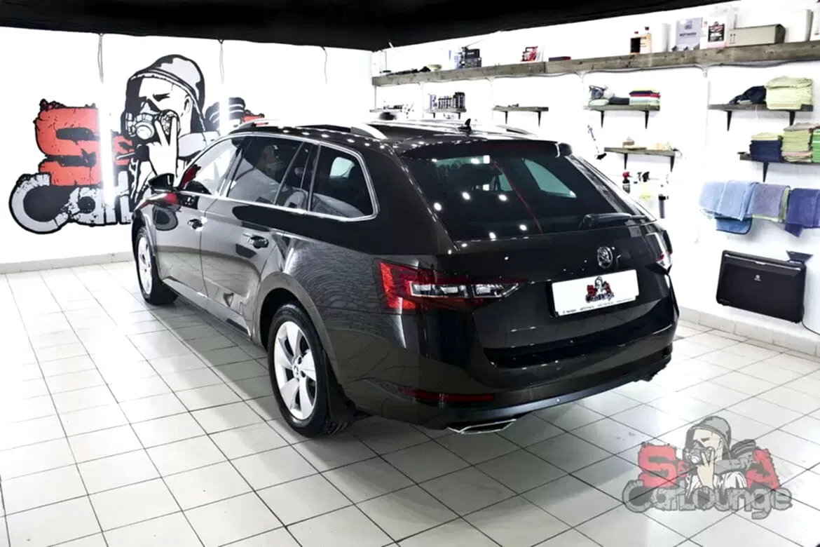 Защита нового Skoda Superb. Оклейка полиуретановой пленкой SunTek PPF + керамика Everglass
