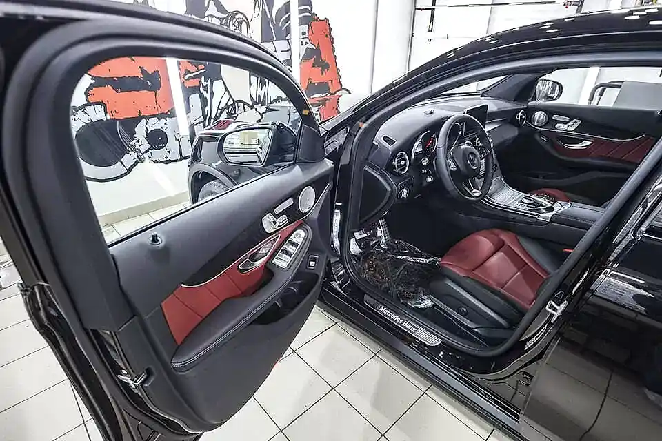 Защита полиуретановой пленкой нового авто целиком (видео) - Mercedes-Benz GLC 300 Coupe