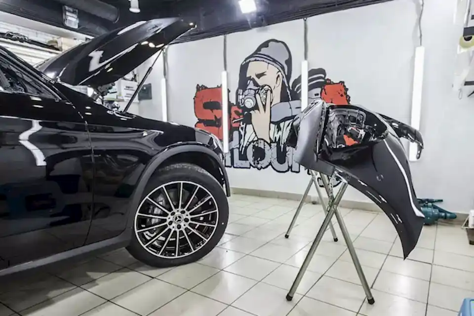 Защита полиуретановой пленкой нового авто целиком (видео) - Mercedes-Benz GLC 300 Coupe