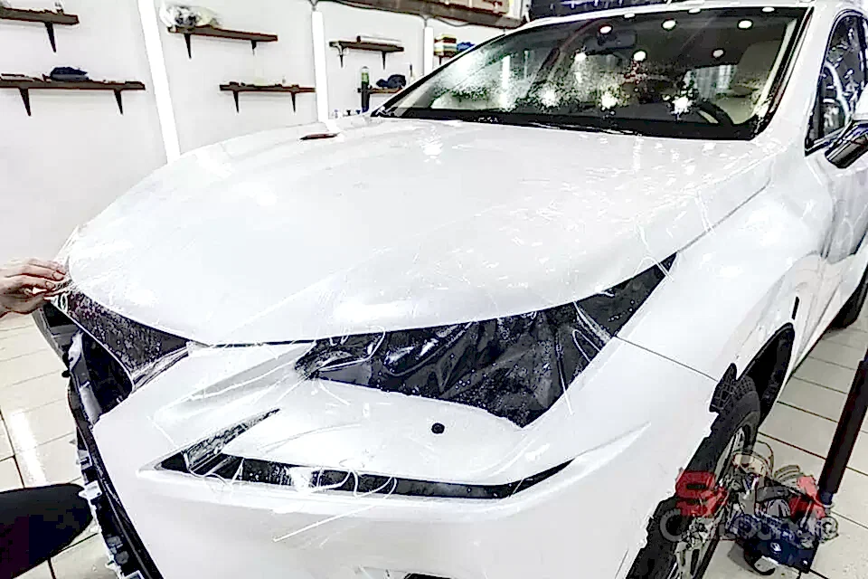 Оклейка антигравийной пленкой SunTek PPF новый Lexus NX