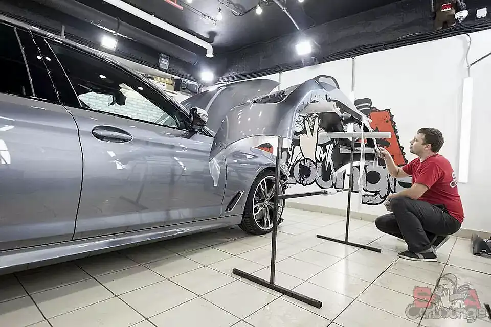Защита передней части авто пленкой LLumar PPF Gloss