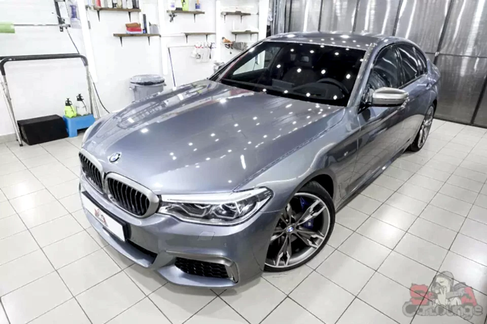 Защита передней части авто пленкой LLumar PPF Gloss