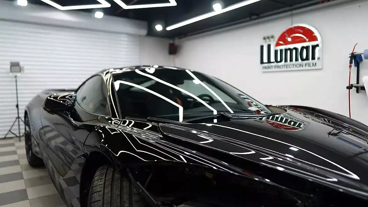 Оклейка Антигравийной Пленкой в SA CarLounge: Защитите Ваш McLaren 720sLaren антигравийной пленкой