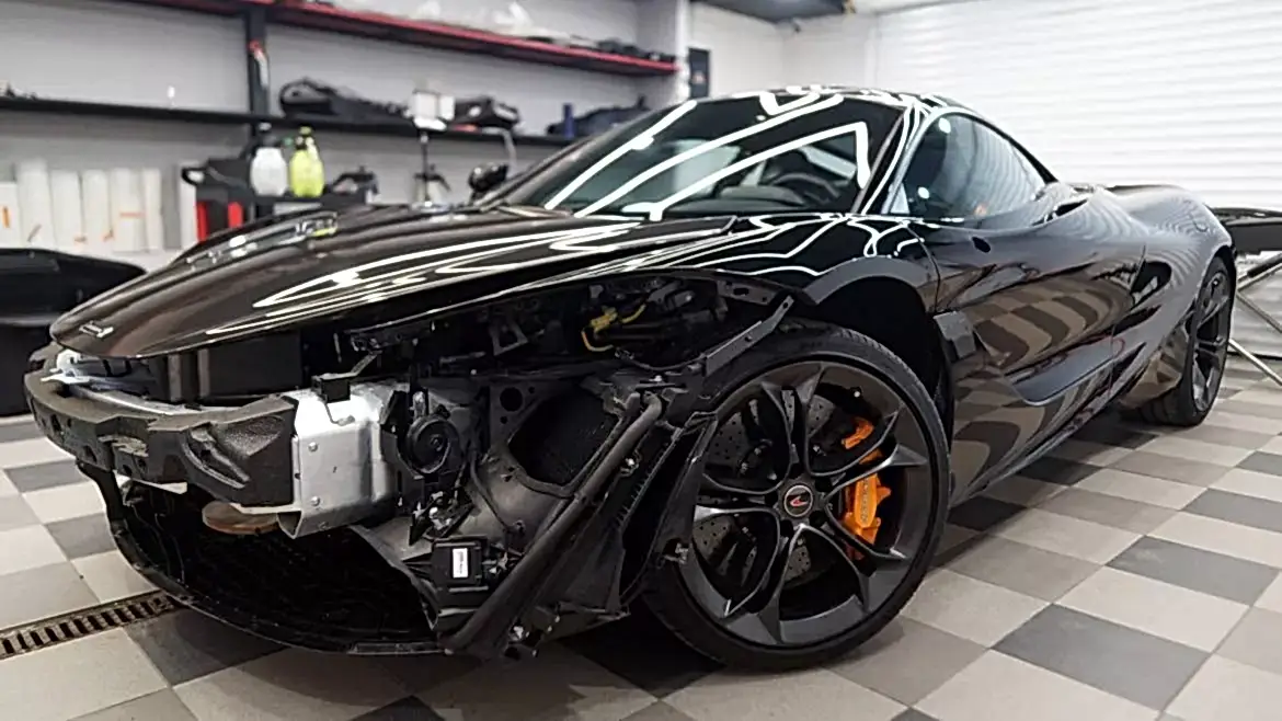Оклейка Антигравийной Пленкой в SA CarLounge: Защитите Ваш McLaren 720sLaren антигравийной пленкой
