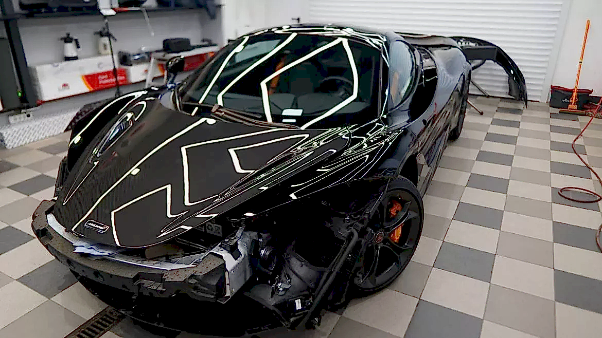 Оклейка Антигравийной Пленкой в SA CarLounge: Защитите Ваш McLaren 720sLaren антигравийной пленкой