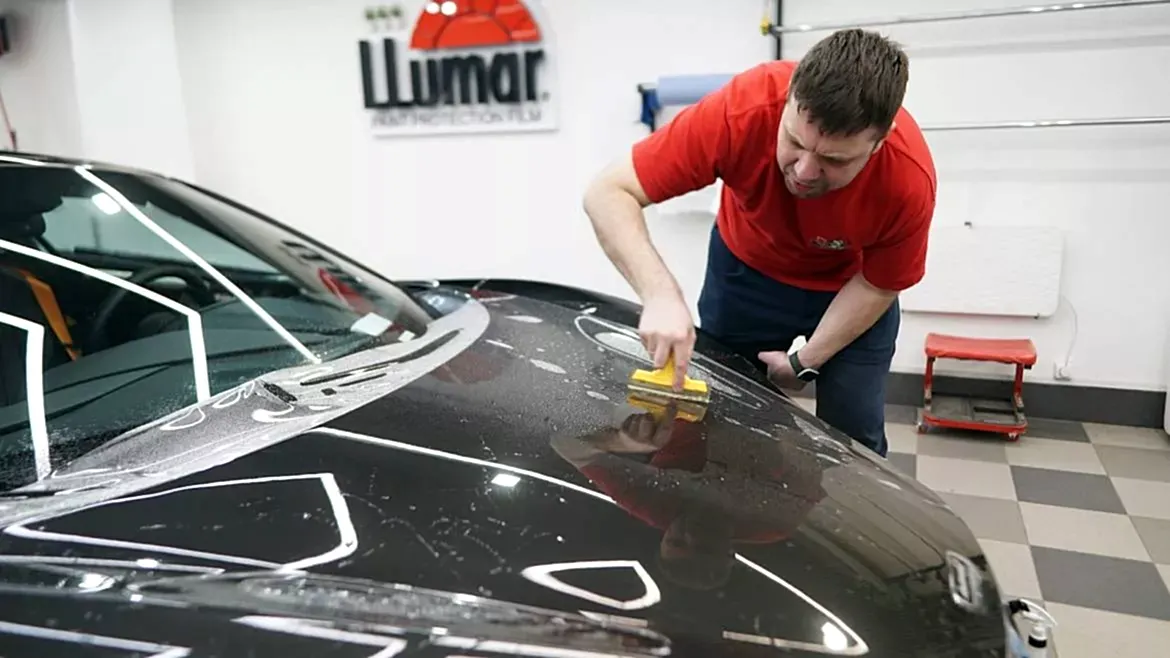 Оклейка Антигравийной Пленкой в SA CarLounge: Защитите Ваш McLaren 720sLaren антигравийной пленкой