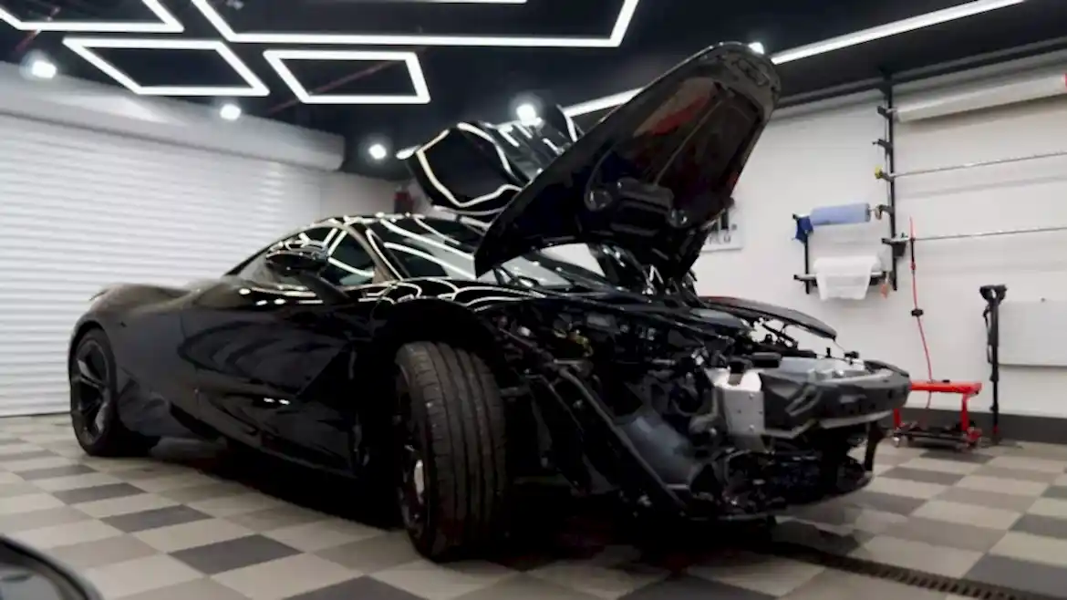 Оклейка Антигравийной Пленкой в SA CarLounge: Защитите Ваш McLaren 720sLaren антигравийной пленкой