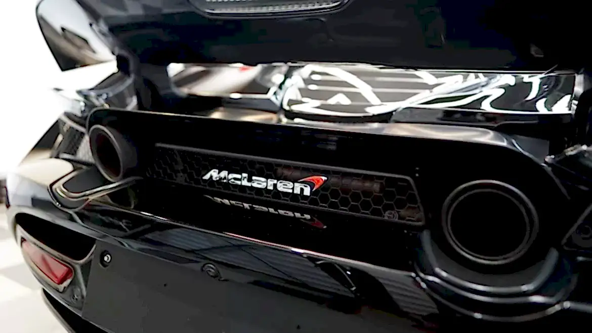 Оклейка Антигравийной Пленкой в SA CarLounge: Защитите Ваш McLaren 720sLaren антигравийной пленкой