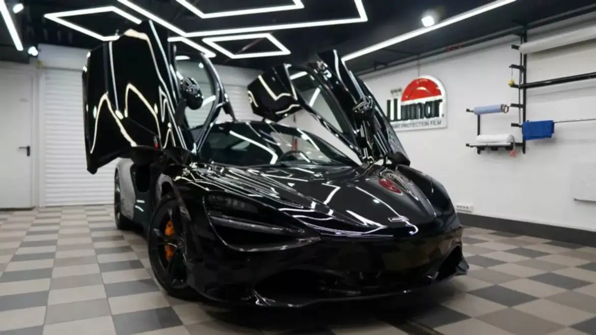 Оклейка авто антигравийной пленкой, детейлинг центр SA CarLounge в Москве
