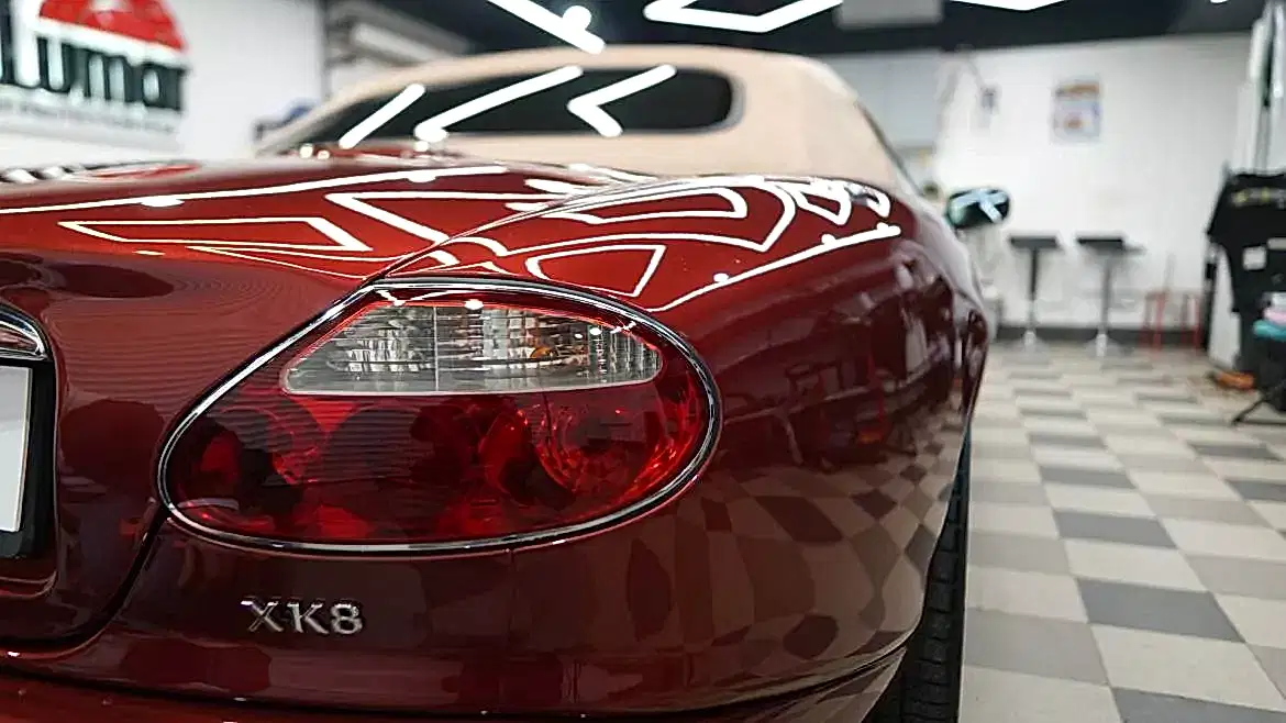 Перетяжка крыши салона автомобиля в детейлинг центре SA CarLounge в Москве