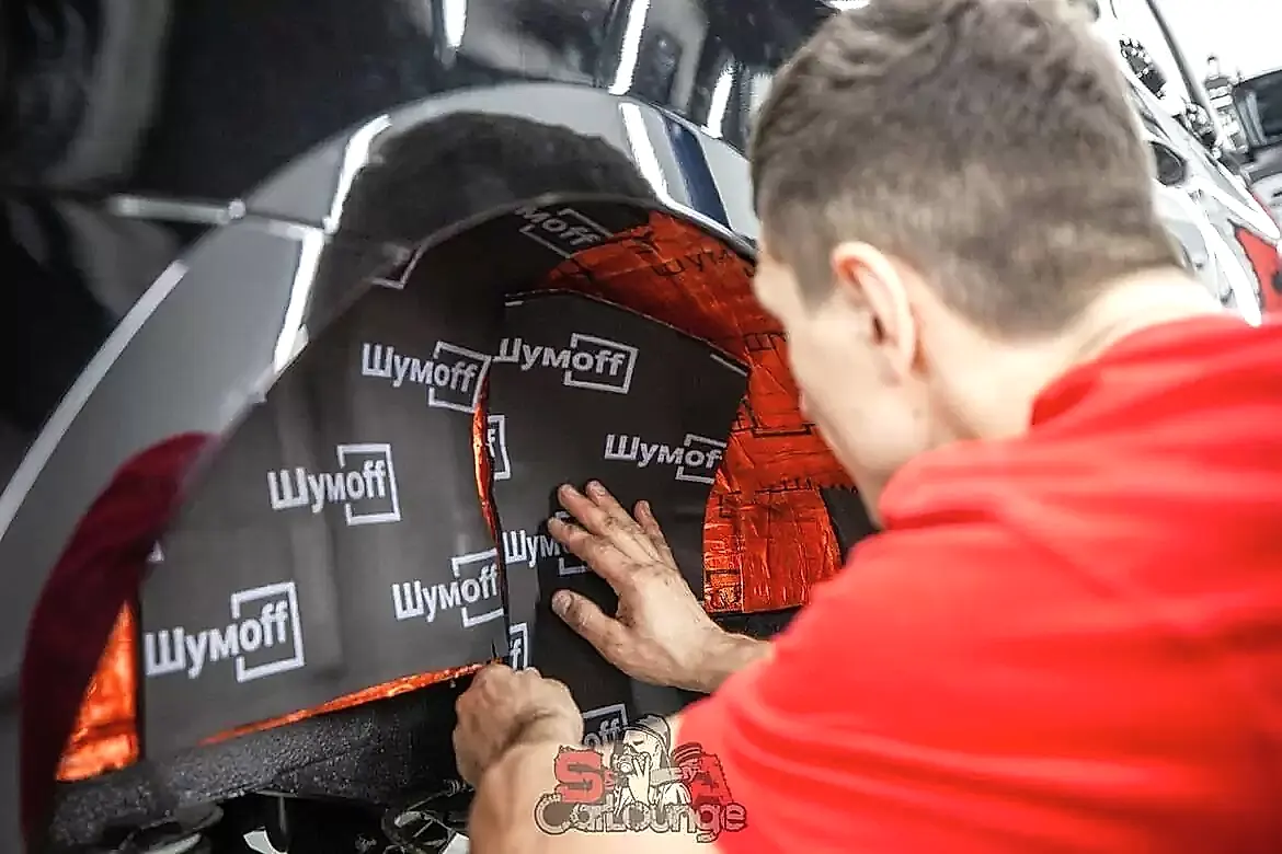 Шумоизоляция автомобиля в детейлинг центре SA CarLounge в Москве
