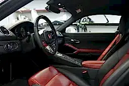 Реставрация пластика и кожи салона автомобиля