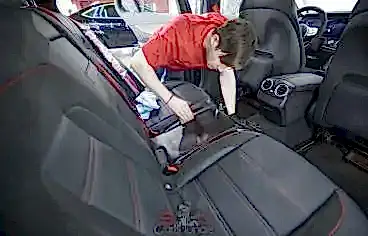 Подробнее на странице: Оклейка пленкой деталей салона автомобиля