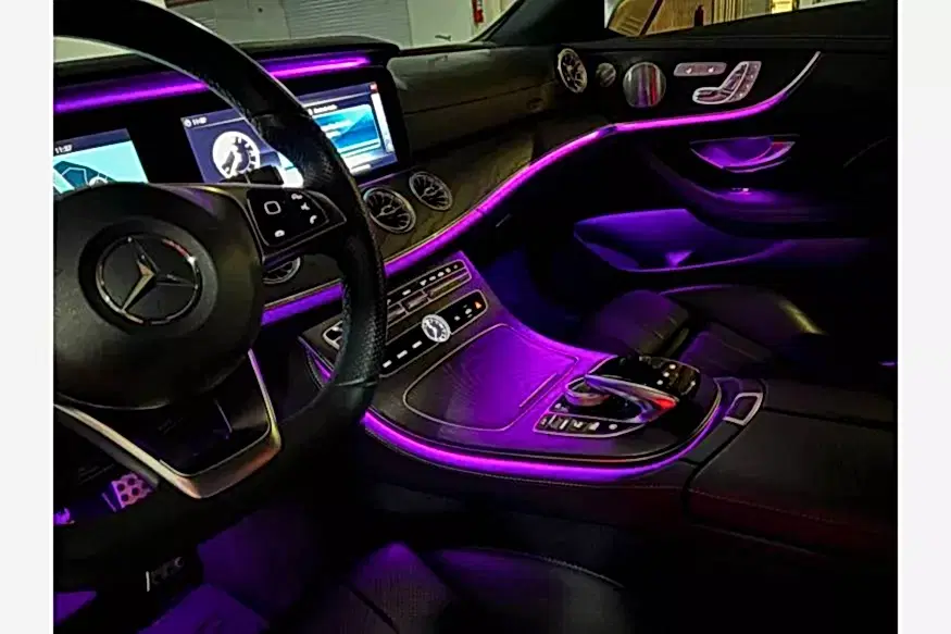 Звездное небо в авто в детейлинг центре SA CarLounge в Москве