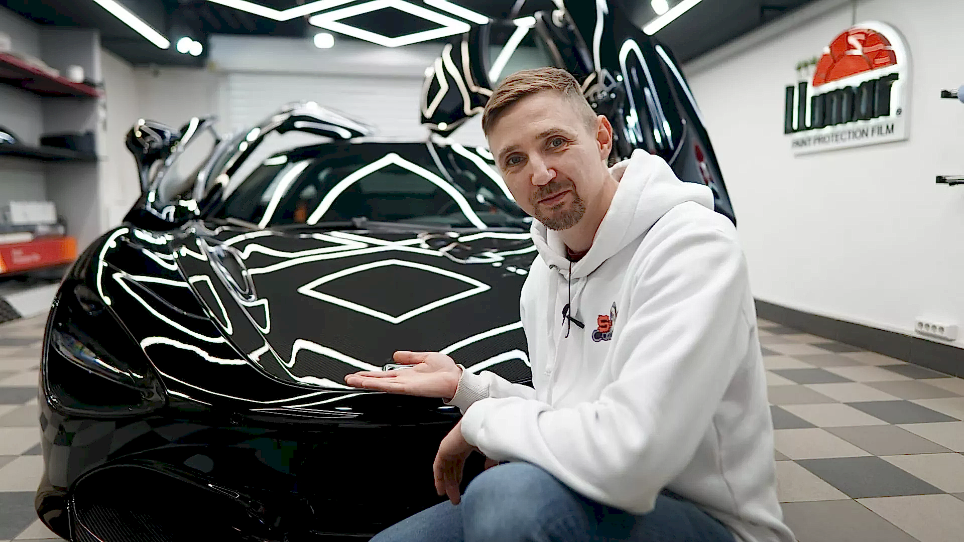 Оклейка MCLaren антигравийной пленкой